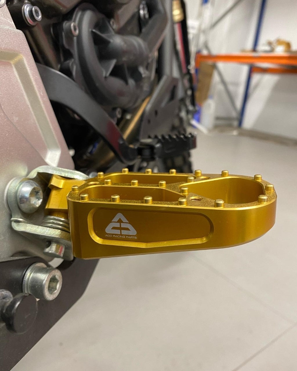 ALUMINIUM FOOT PEGS SET TENERE