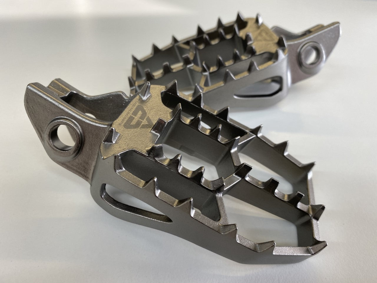 TITANIUM FOOT PEGS SET KTM